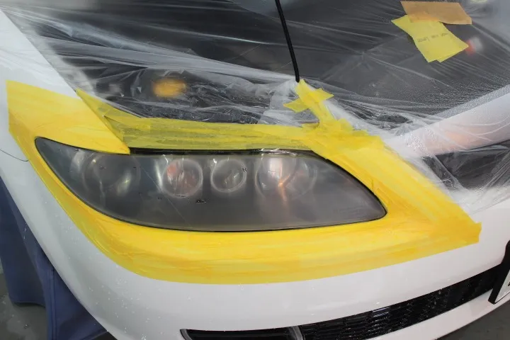 アテンザのヘッドライトプロテクションフィルム施工