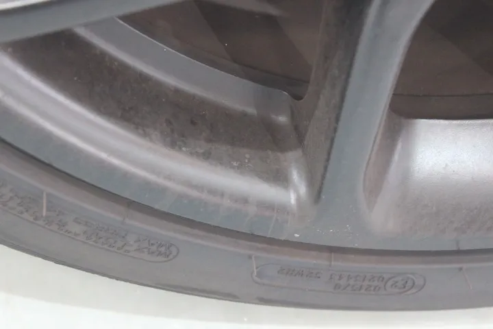 マットブラックホイールの洗車方法