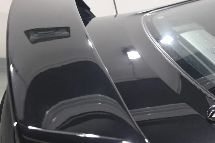 Z33のリアスポイラーの磨き
