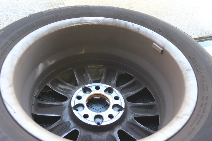 ホイールの裏側のダスト汚れの除去