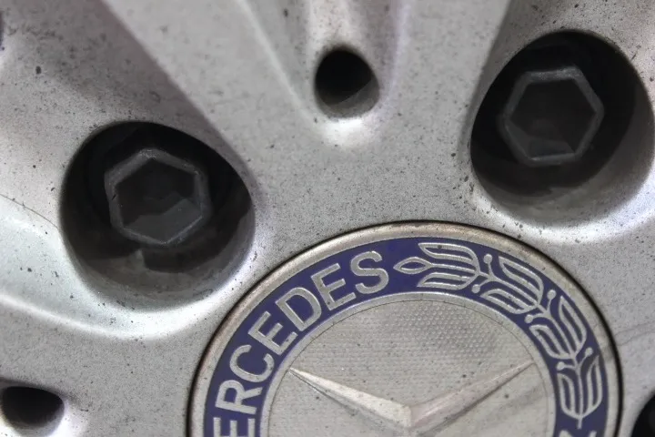 アルミホイールの黄ばみ除去