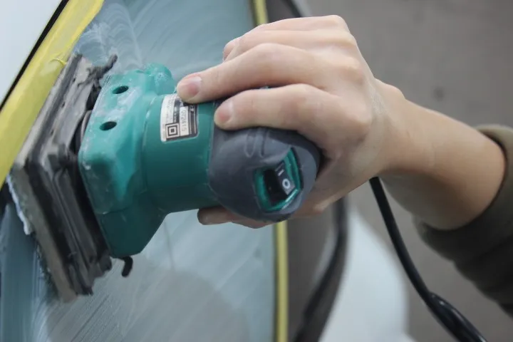 ウインドー撥水加工の下地処理