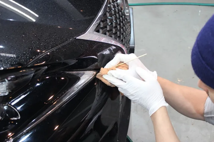 レクサスの細部クリーニング
