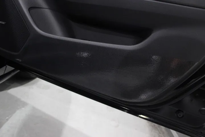 ドアインナーのプロテクションフィルム施工