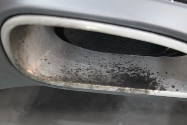 バイパーのサイド出しマフラー