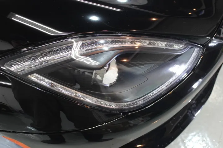 ヘッドライトのプロテクションフィルム施工例
