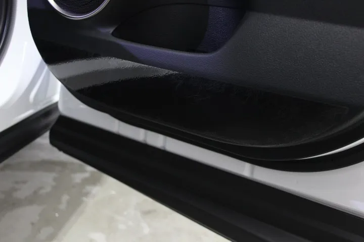 ドアインナーへのプロテクションフィルム施工