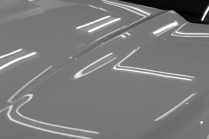 マスタングのボンネットの光沢度