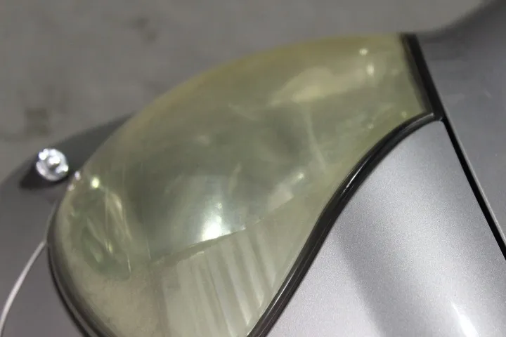 ヘッドライト磨きにて入庫