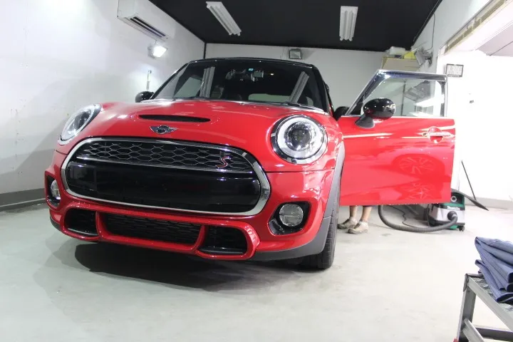 ミニクーパーSの入庫