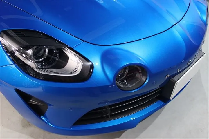 アルピーヌA110のブルーアルピーヌメタリック