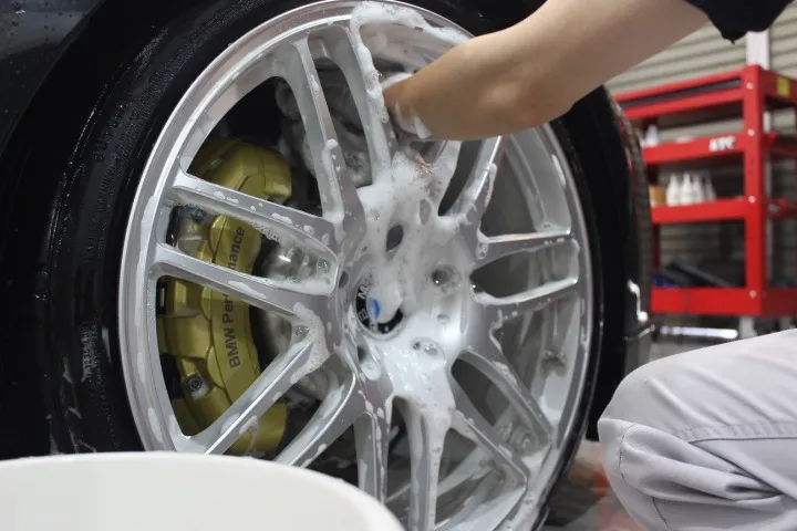 ホイールの洗浄下地処理方法