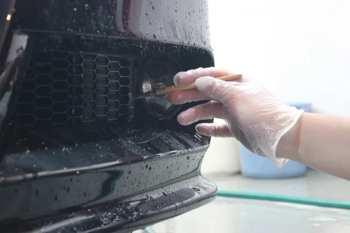 酸性ケミカルを使用した細部洗浄