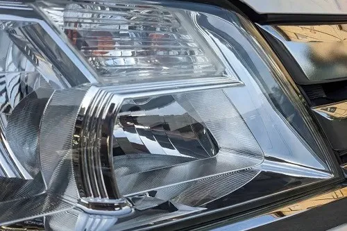 日産セレナのヘッドライト黄ばみ磨き後