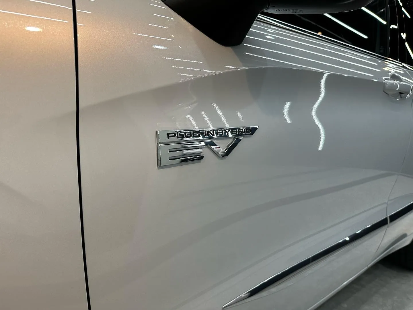 東京都日野市M様よりボディコーティングと窓ガラス撥水のご依頼...