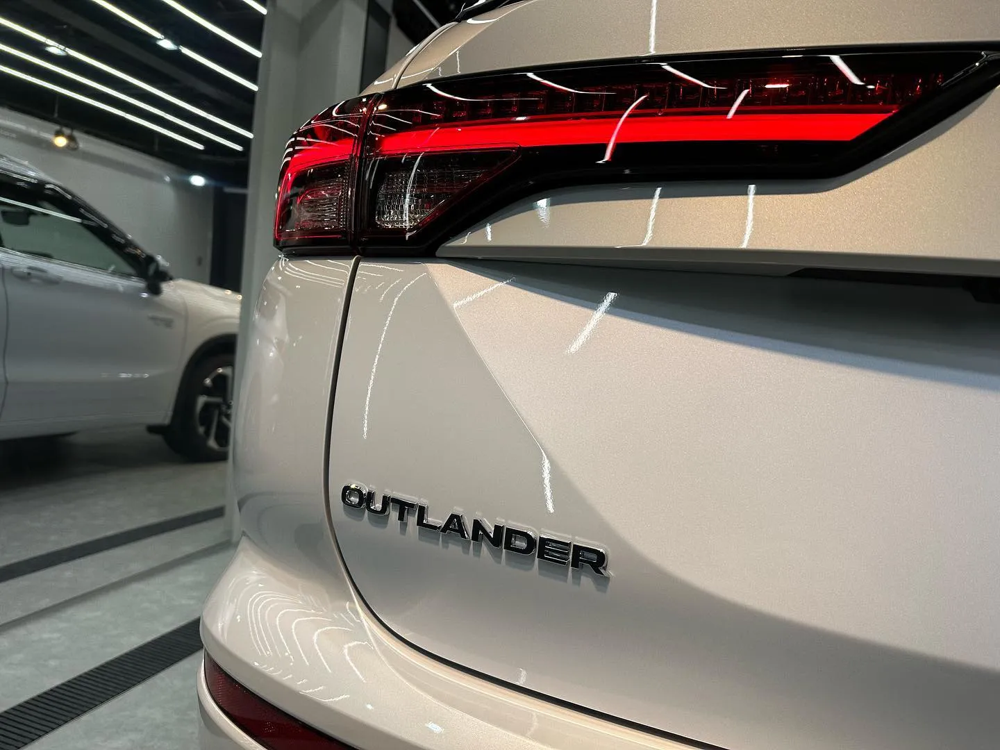 東京都日野市M様よりボディコーティングと窓ガラス撥水のご依頼...