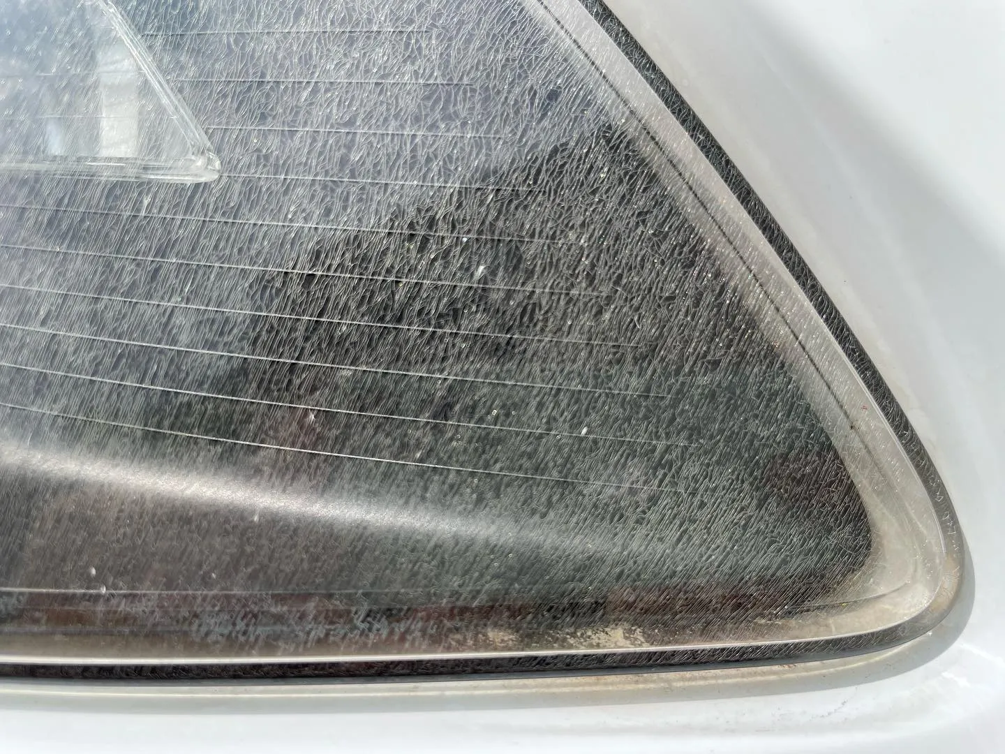 東京都武蔵野市よりお越しのAudi Q7 ヘッドライトリペア