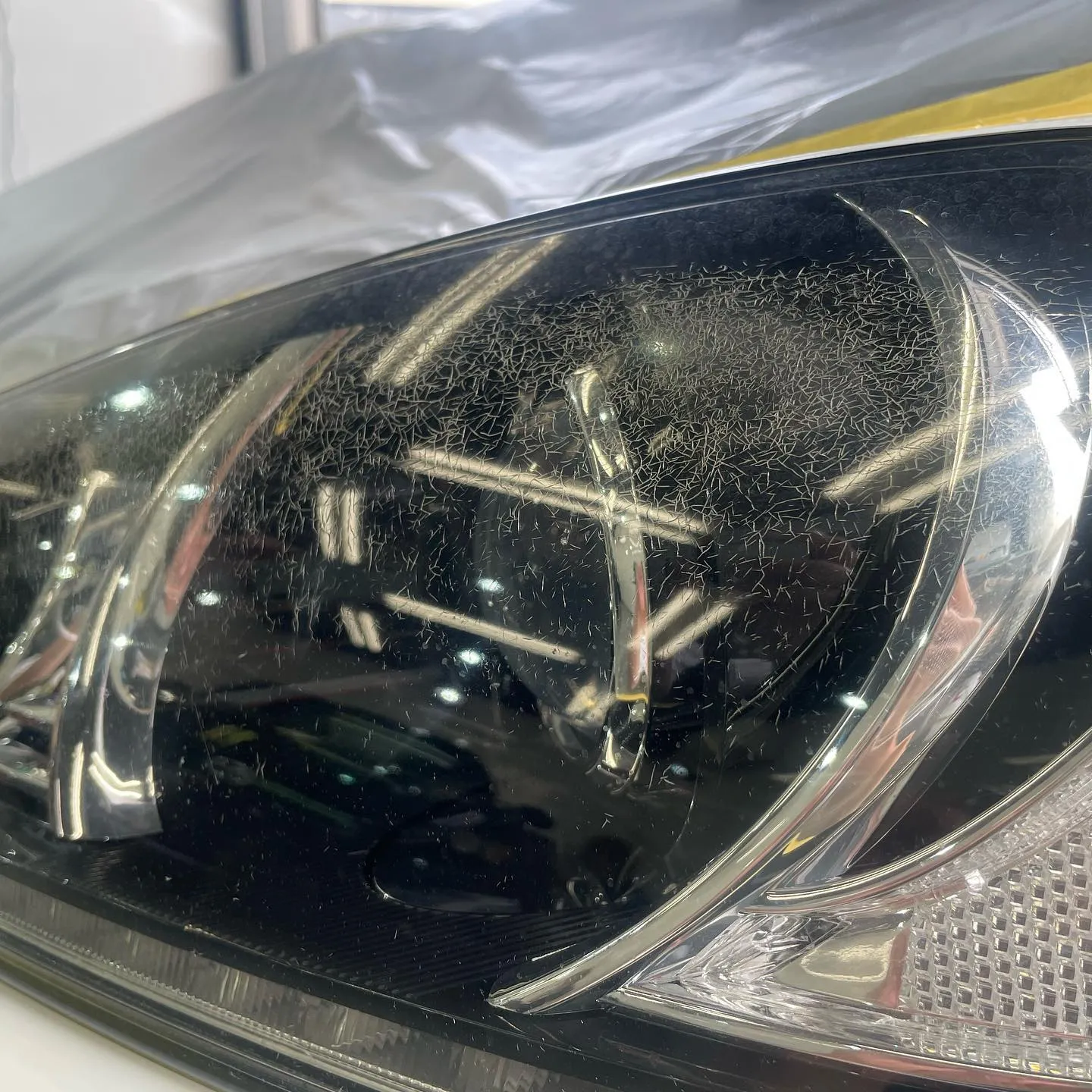 神奈川県綾瀬市よりお越しのJaguar XFヘッドライトリペ...