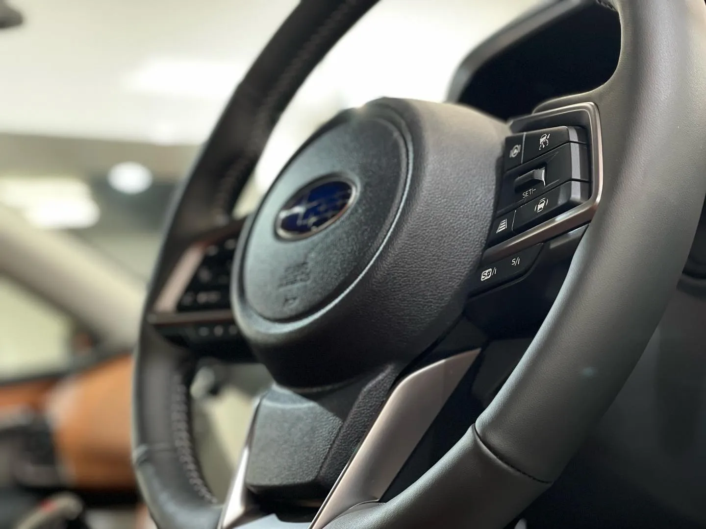 SUBARU 新車アウトバックのフロントフルセットの内装シー...