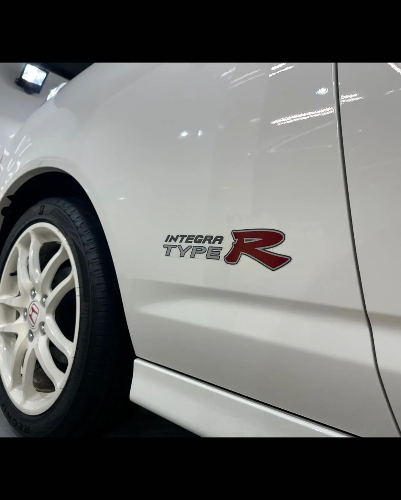 東京都八王子市K様よりボディーコーティング、窓ガラス撥水、ヘ...