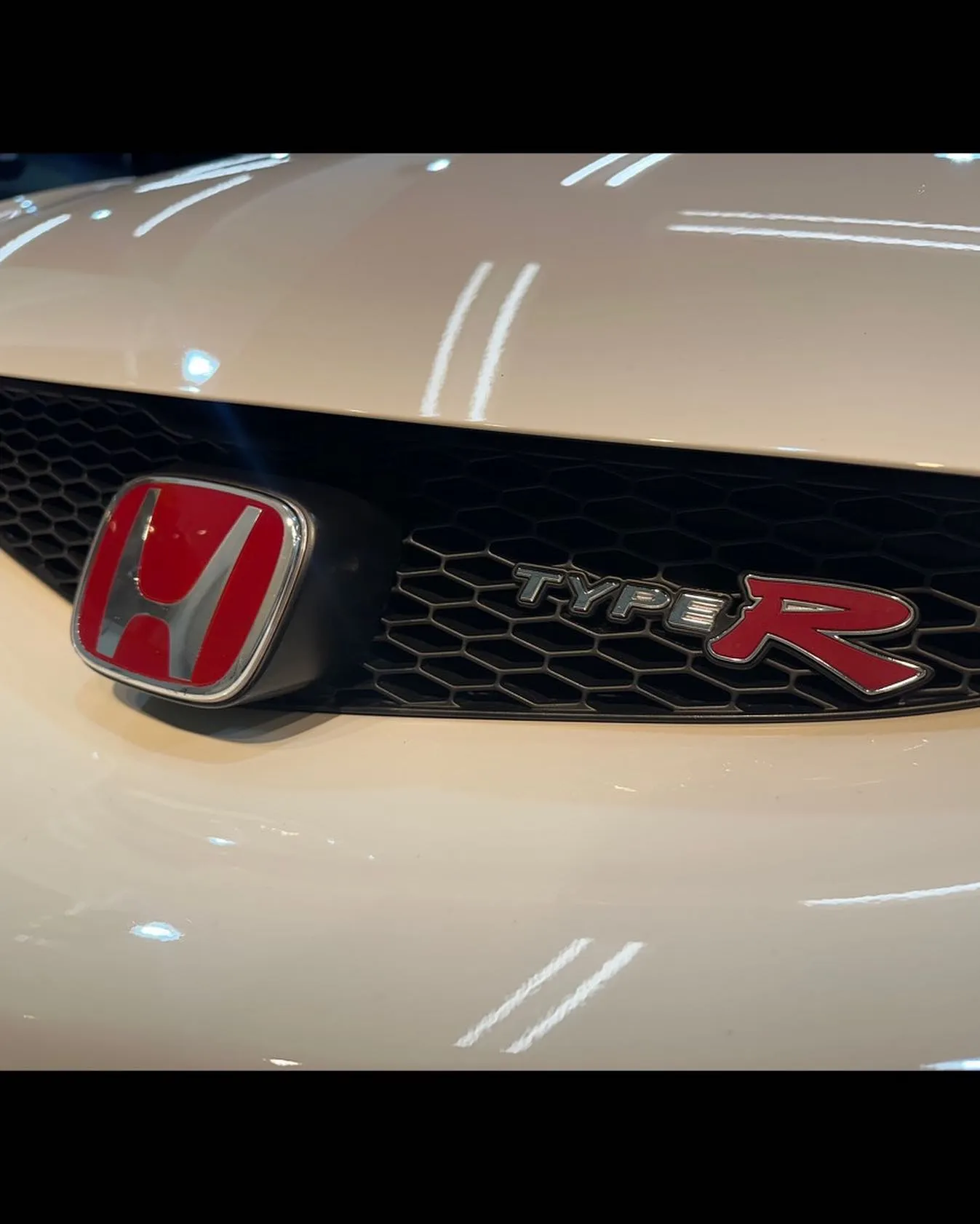 東京都八王子市K様よりボディーコーティング、窓ガラス撥水、ヘ...