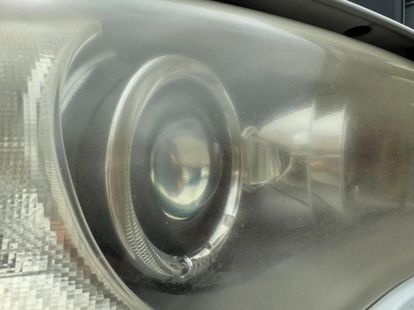 本日はBMW135iのヘッドライトW施工で来店のご紹介です。