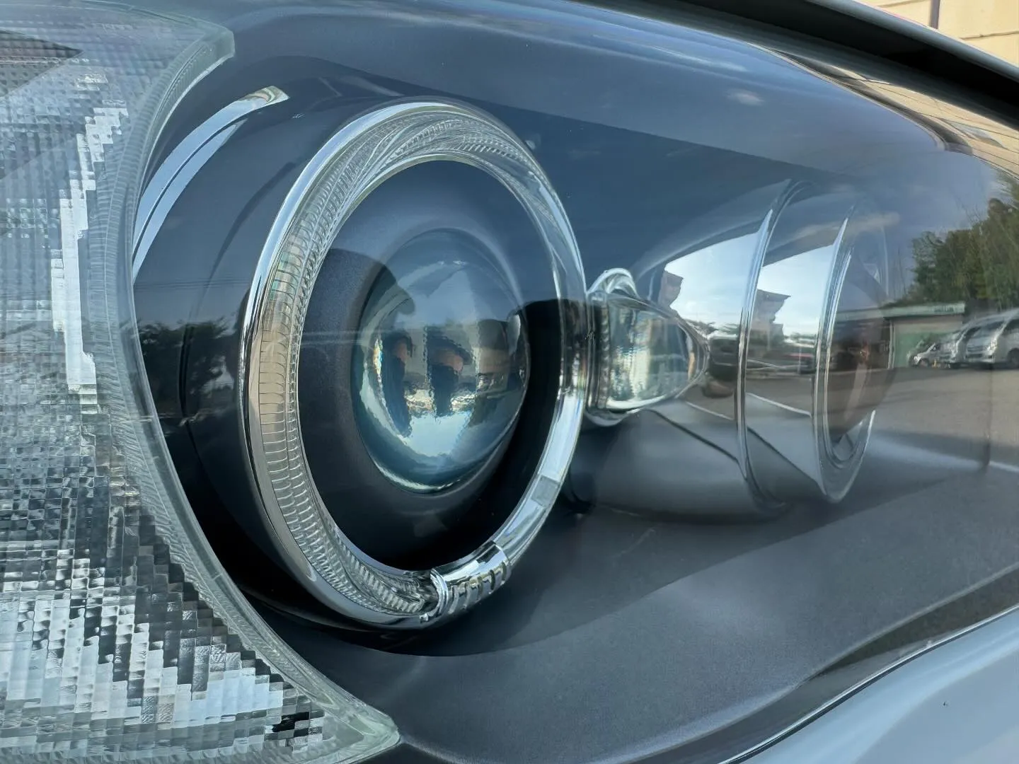 本日はBMW135iのヘッドライトW施工で来店のご紹介です。