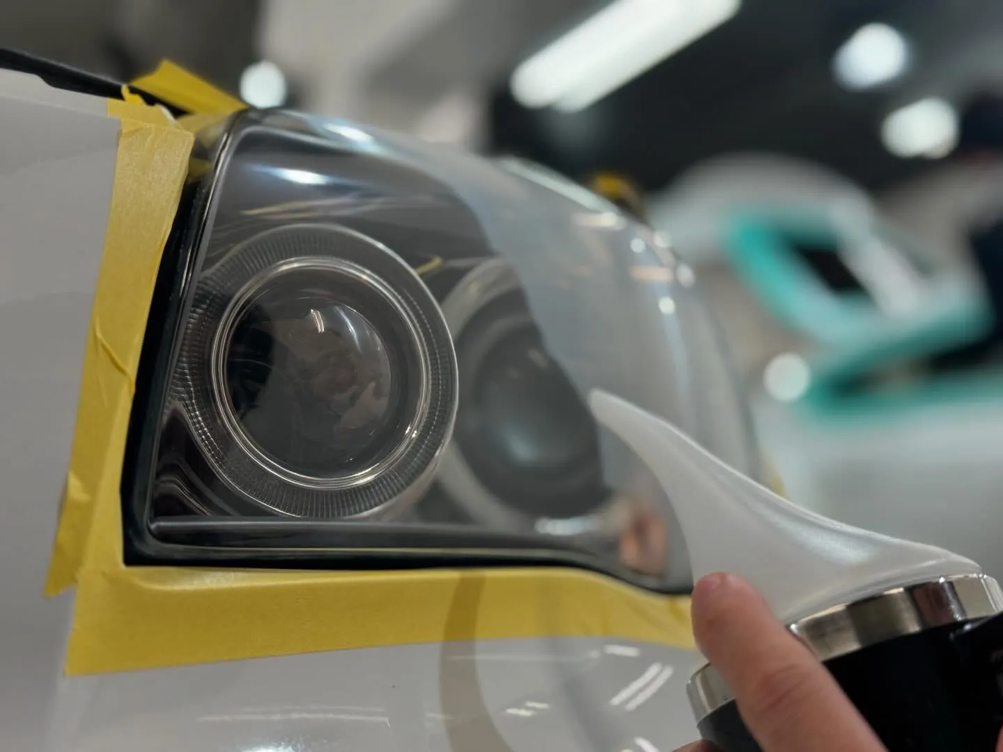 本日はBMW135iのヘッドライトW施工で来店のご紹介です。