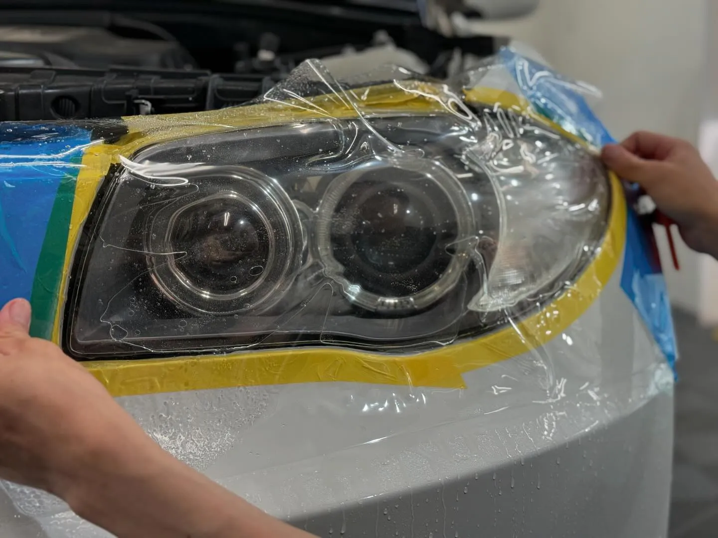 本日はBMW135iのヘッドライトW施工で来店のご紹介です。