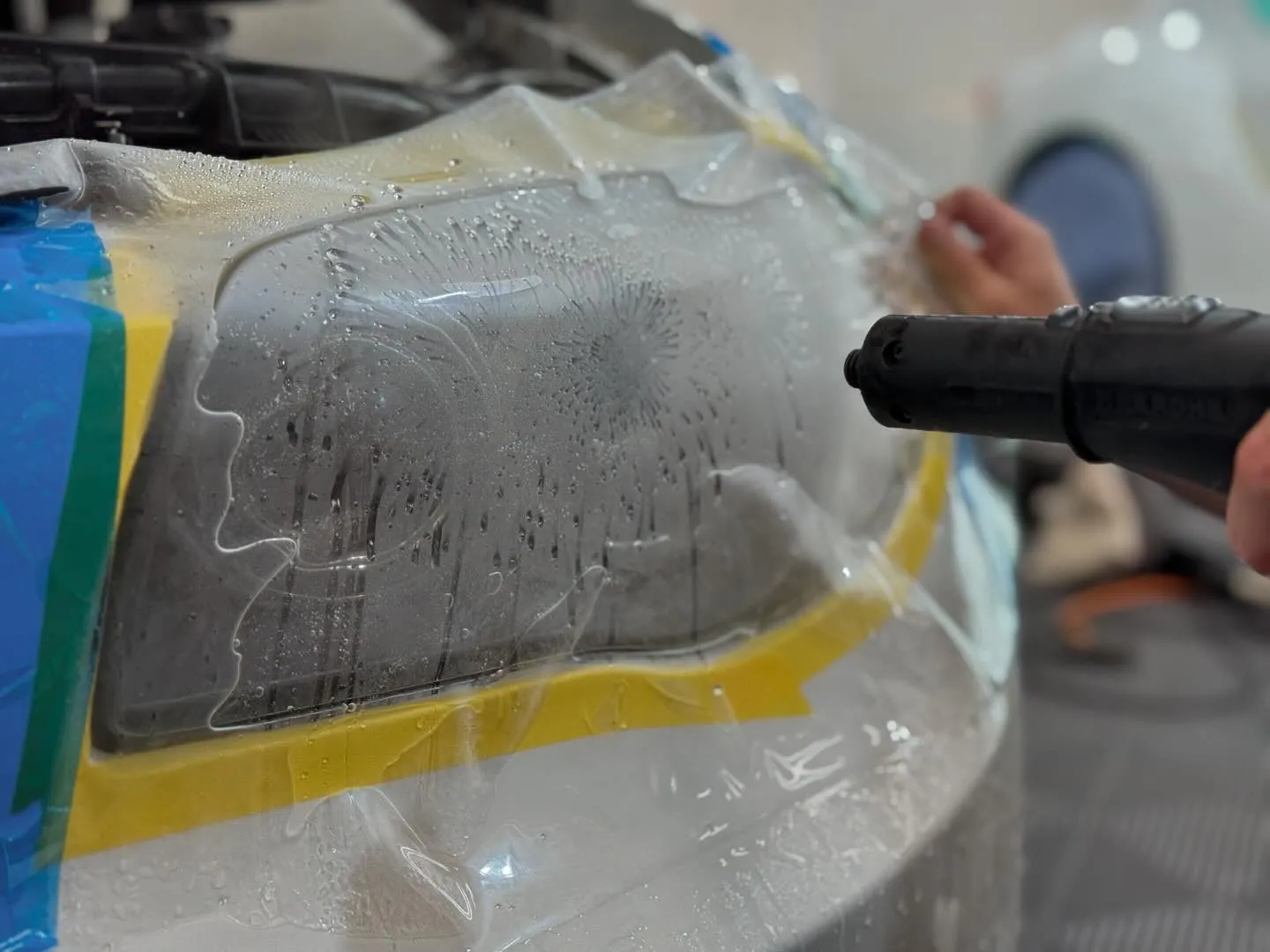 本日はBMW135iのヘッドライトW施工で来店のご紹介です。