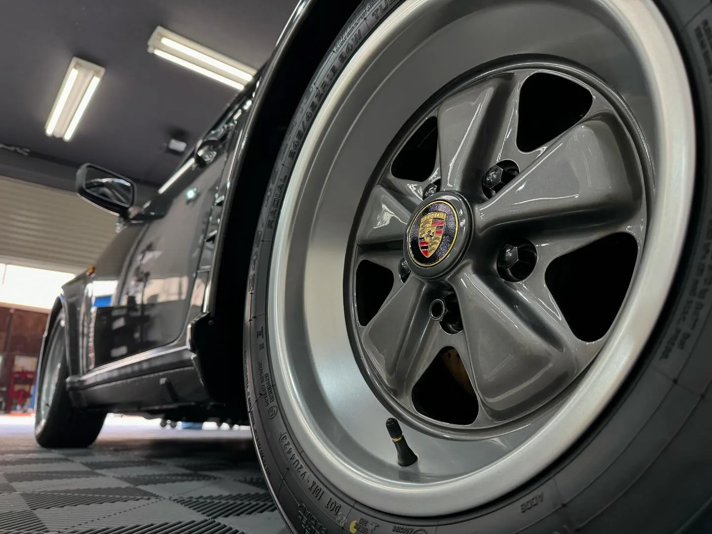 常連様からPorsche930turboの各種コーティング施...