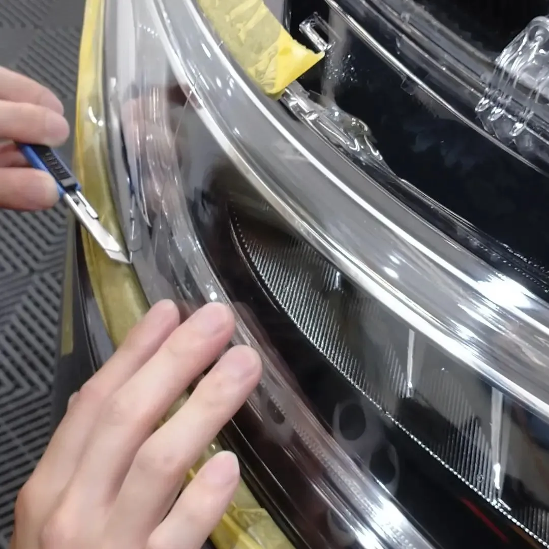 東京都日野市F様よりヘッドライトのW施工のご依頼を頂きました...