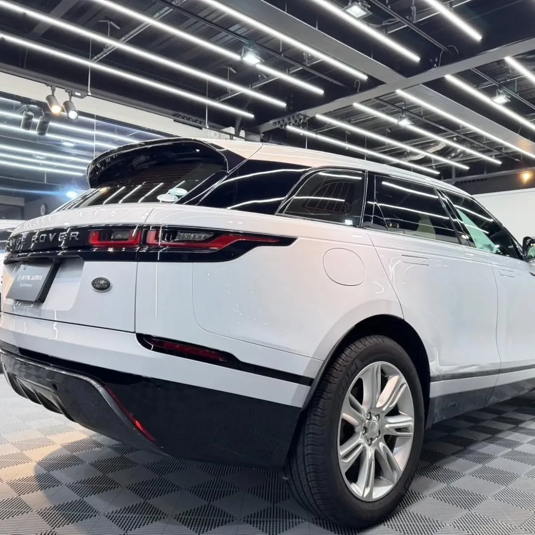 本日はレンジローバー ヴェラール ボディコーティングのご依頼...