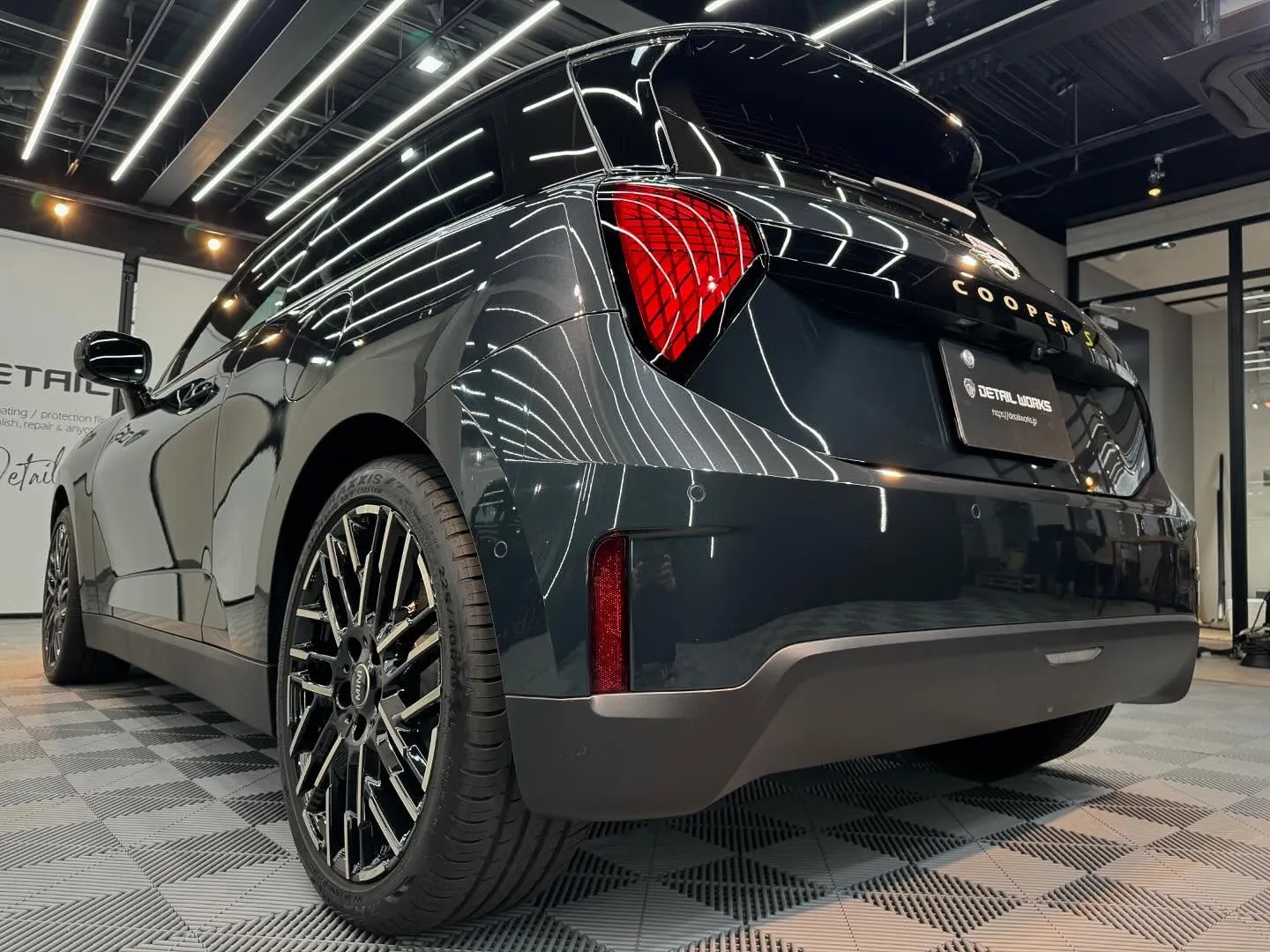 本日はMINICOOPER SEのボディコーティング(MIC...