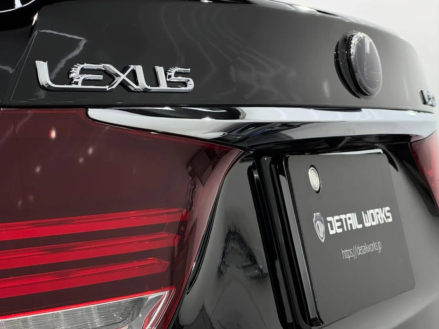 LEXUS LS600hLのボディコーティングとBピラーのプ...