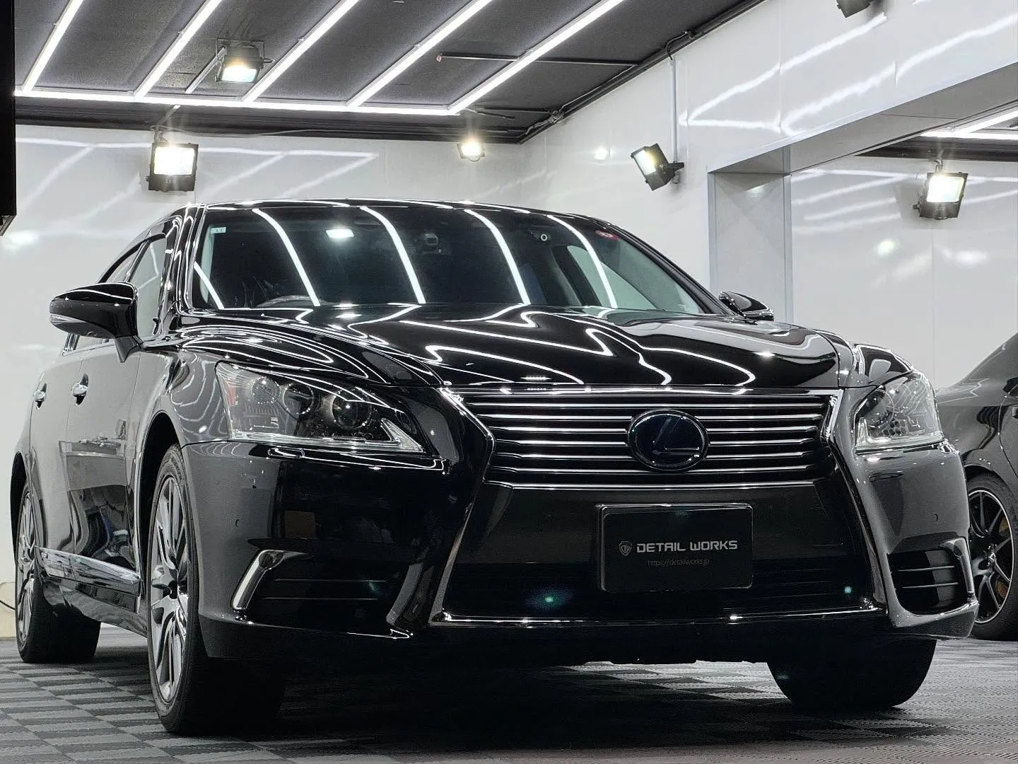 LEXUS LS600hLのボディコーティングとBピラーのプ...