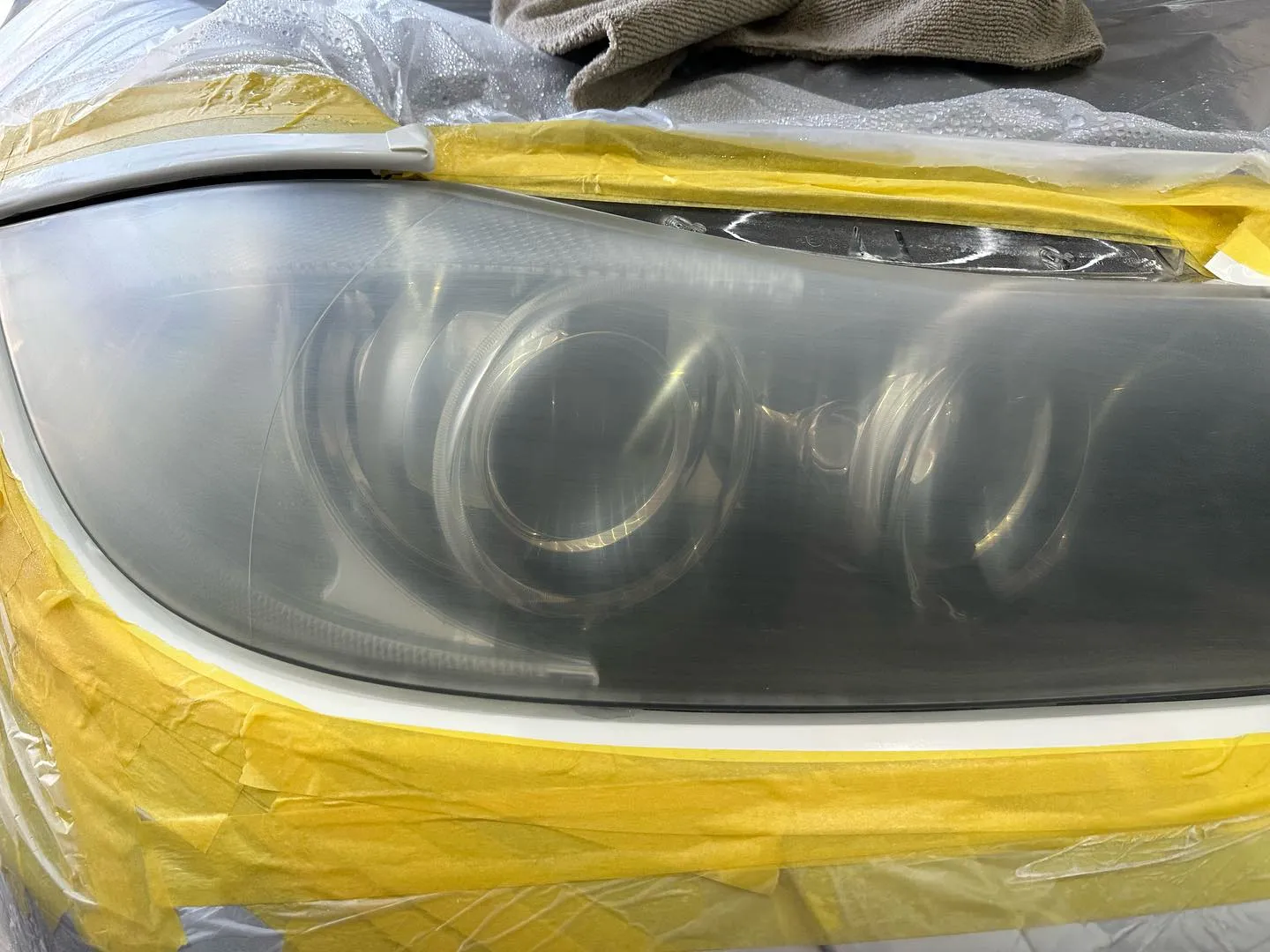 神奈川県横須賀市からお越しのO様よりヘッドライトリペアの御依...