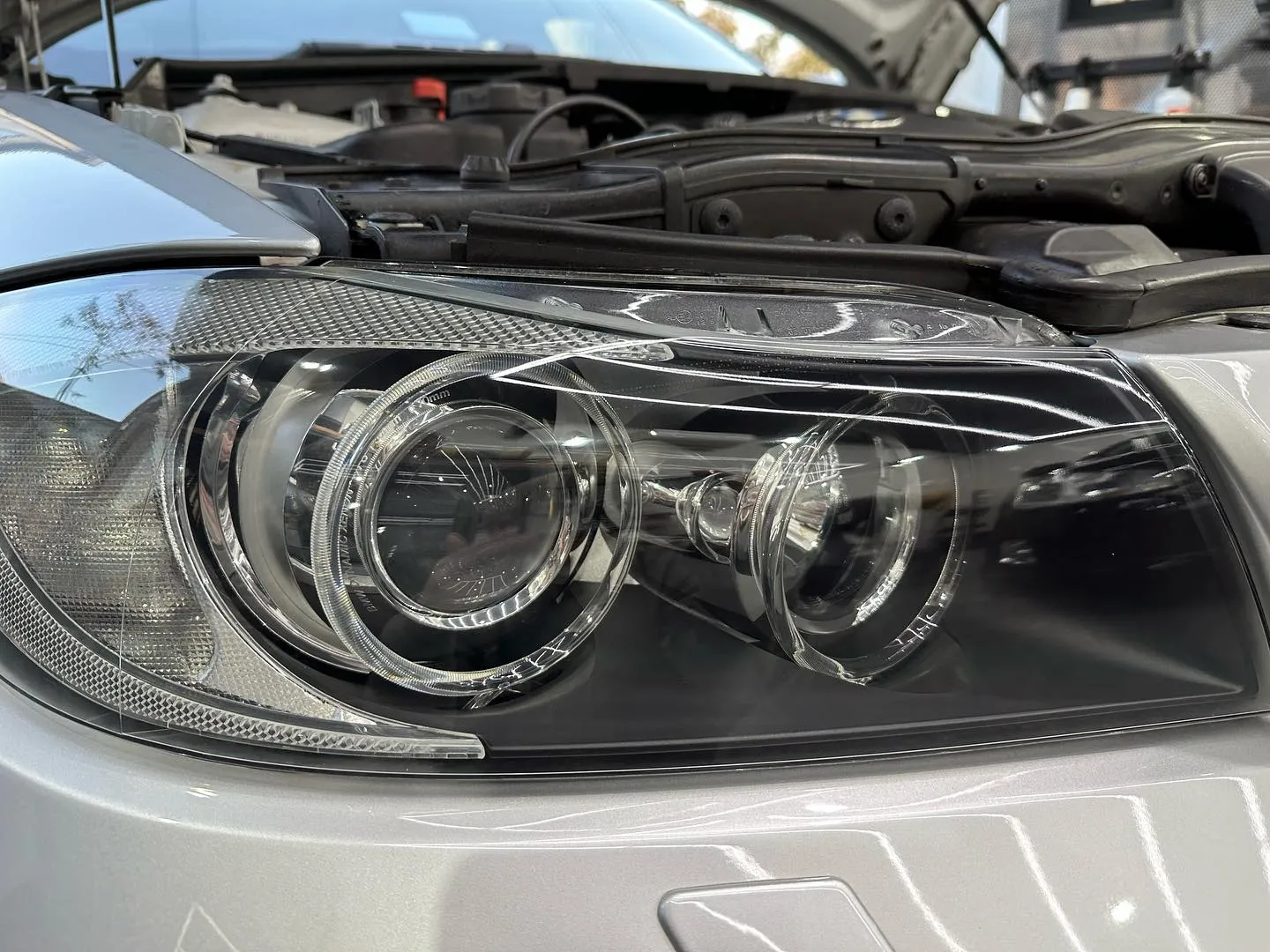 神奈川県横須賀市からお越しのO様よりヘッドライトリペアの御依...