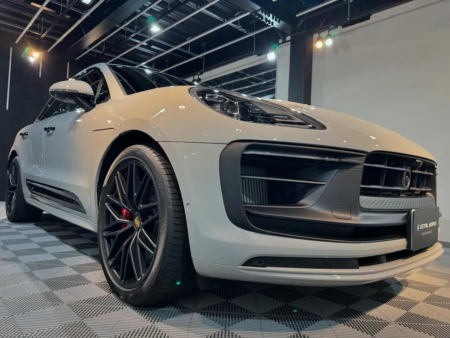 本日は新車マカンGTSのボディコーティング(Hi-MOHS ...