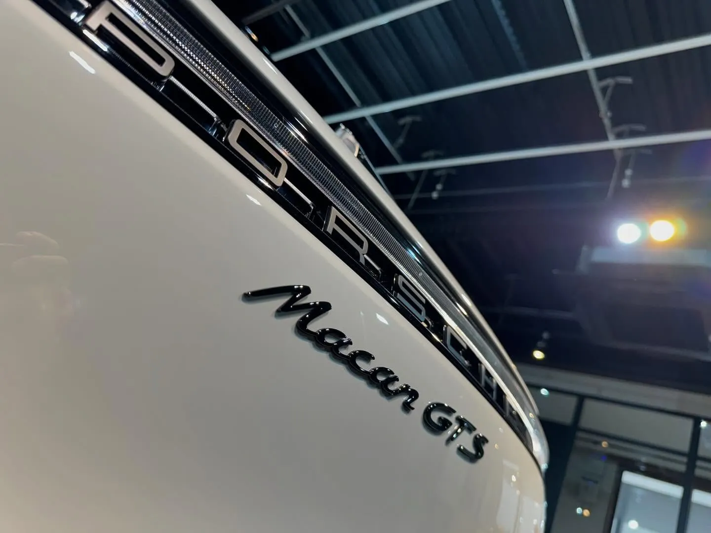 本日は新車マカンGTSのボディコーティング(Hi-MOHS ...