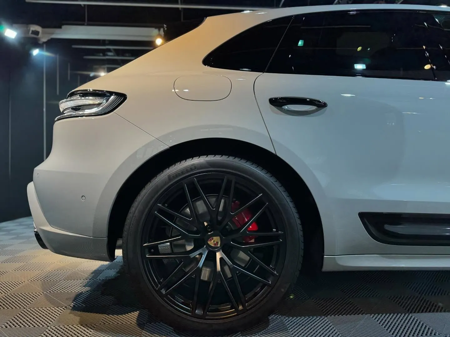 本日は新車マカンGTSのボディコーティング(Hi-MOHS ...