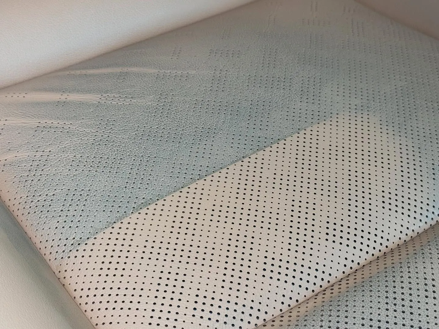 LEXUS UX300hのシートコーティング、フロント・リア...