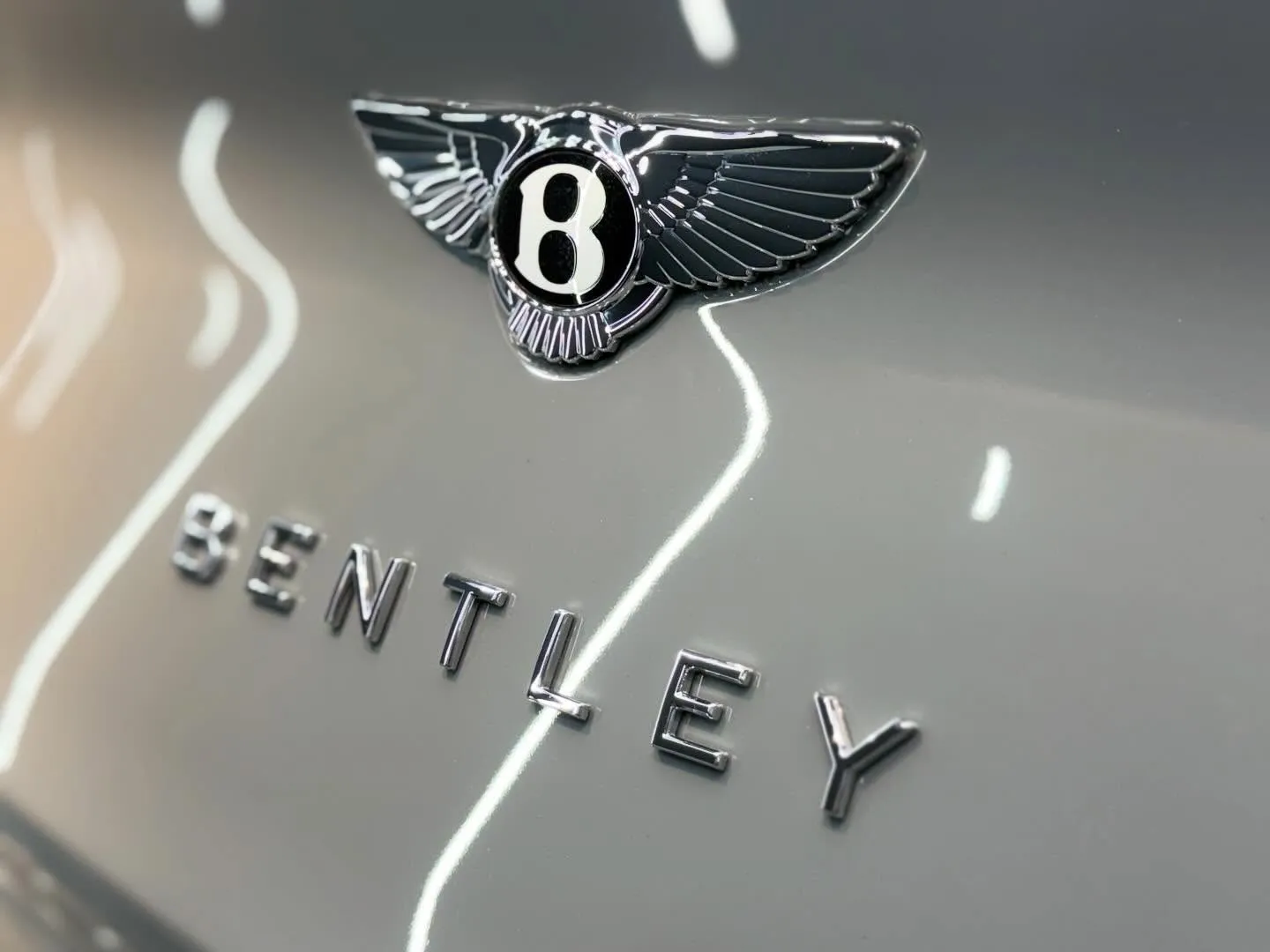 新車ベントレー ベンテイガのボディフルプロテクションとシート...