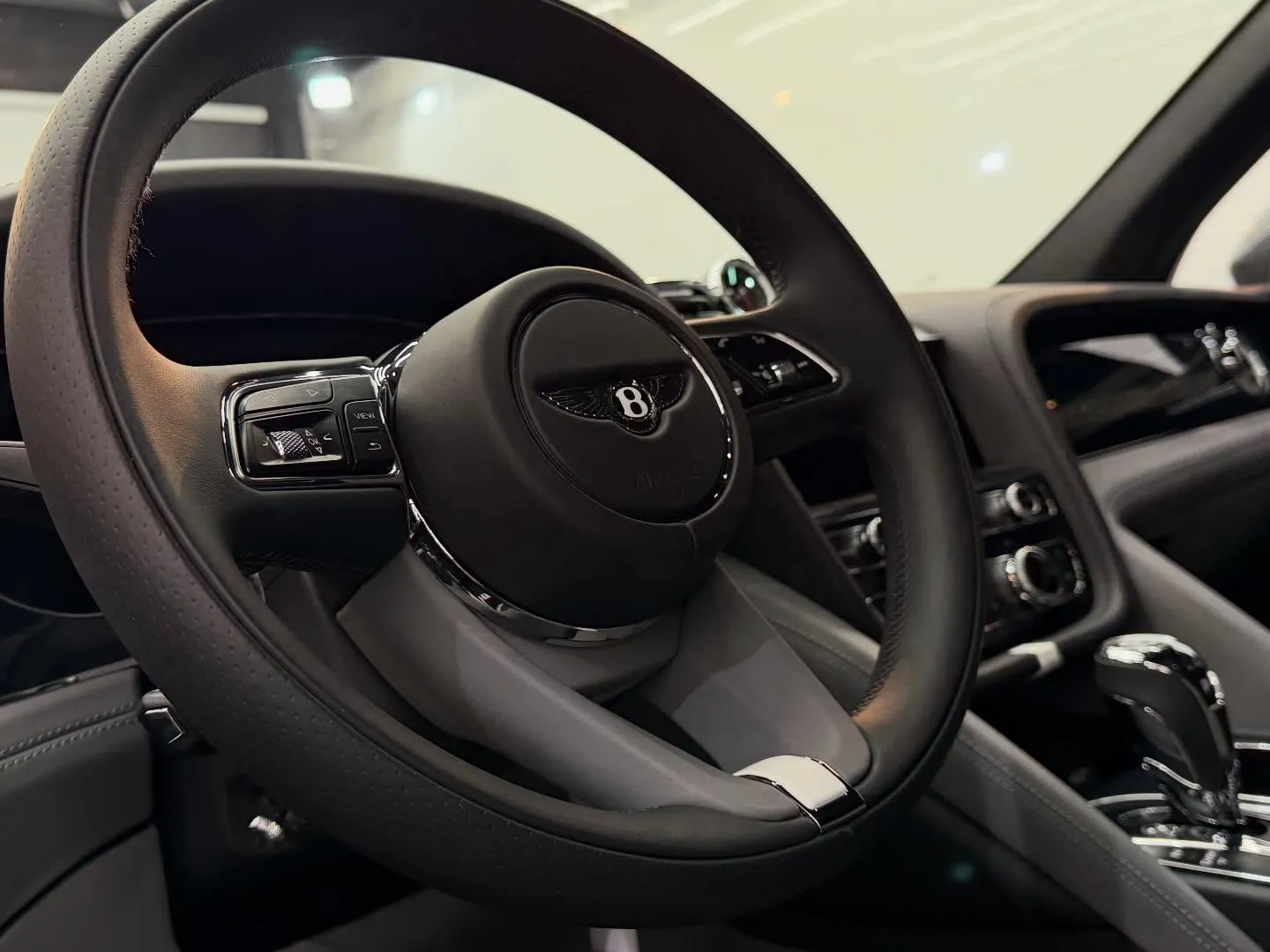 新車ベントレー ベンテイガのボディフルプロテクションとシート...