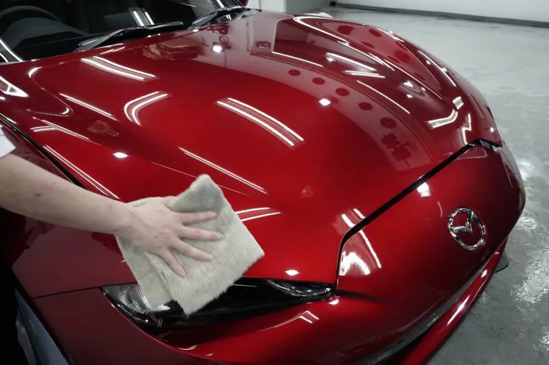 極上の状態に整えた美しい塗装をコーティングで保護