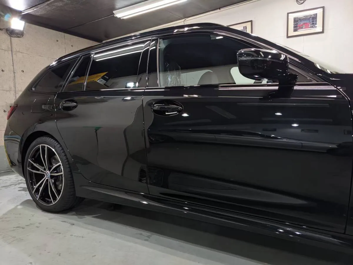 丁寧な下地処理を行う東京のカーコーティング店