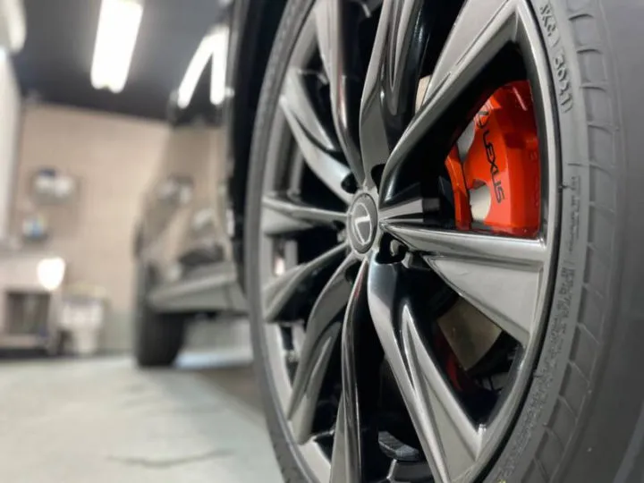 レクサスNX350hのホイールボルト締め付け指定トルク