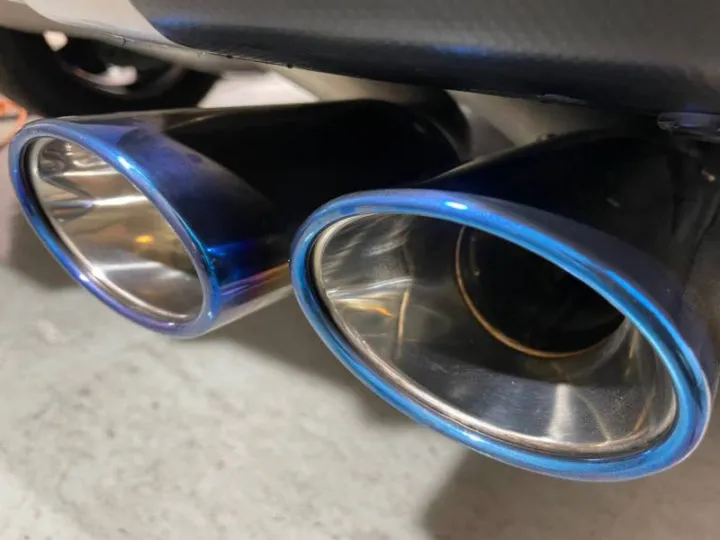 マフラー磨きが無料