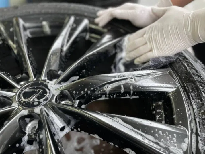 レクサスNX350hのホイールクリーニング