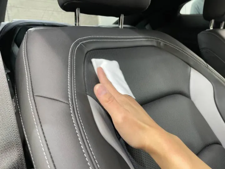 車内のレザーシートコーティング「SOFT CERAMIC SHIELD」
